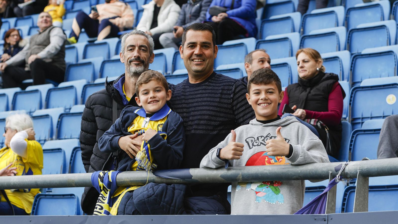 Búscate entre las fotos del partido de fútbol Cádiz CF - Albacete Balompié