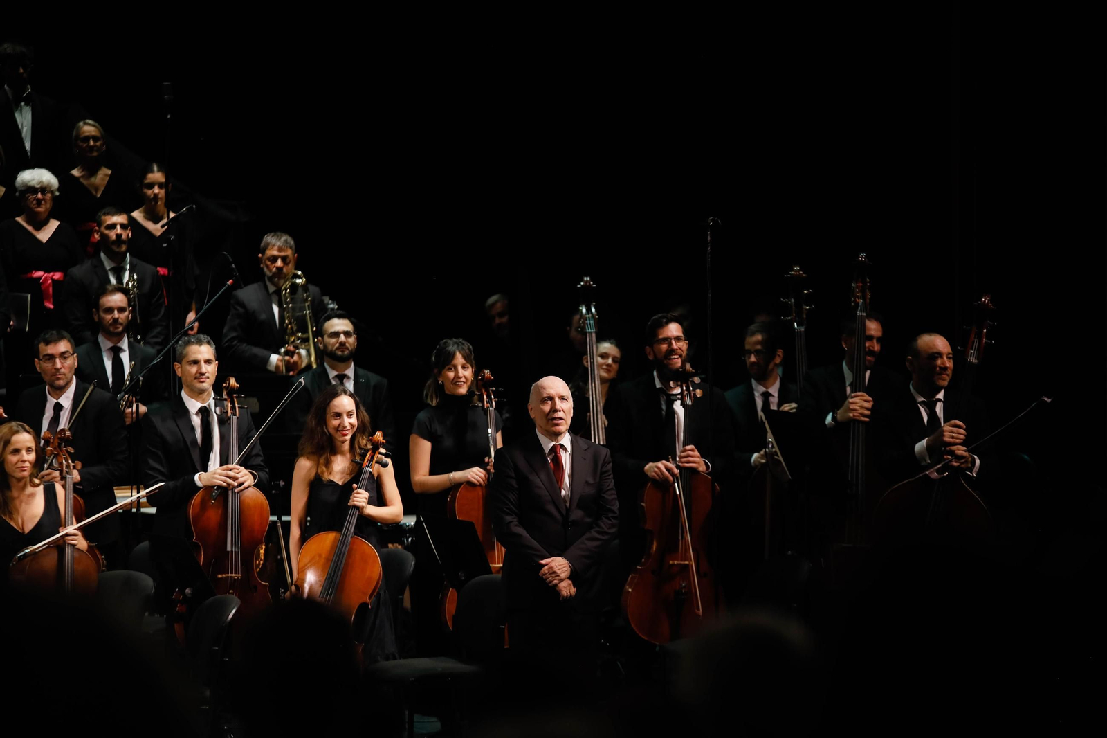 Imágenes de la novena Beethoven interpretado por la OCAL y Orfeón para Cajamar