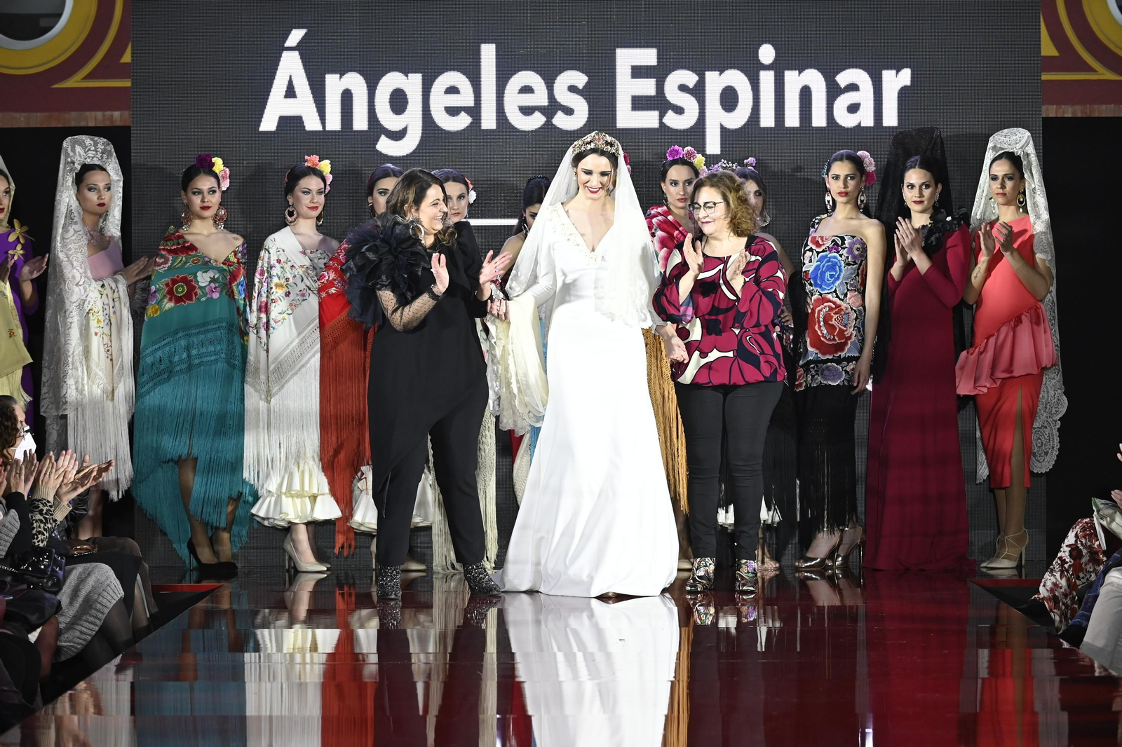 El desfile de Ángeles Espinar y Maite Cárdenas en Pasarela Huelva Flamenca 2022, todas las fotos