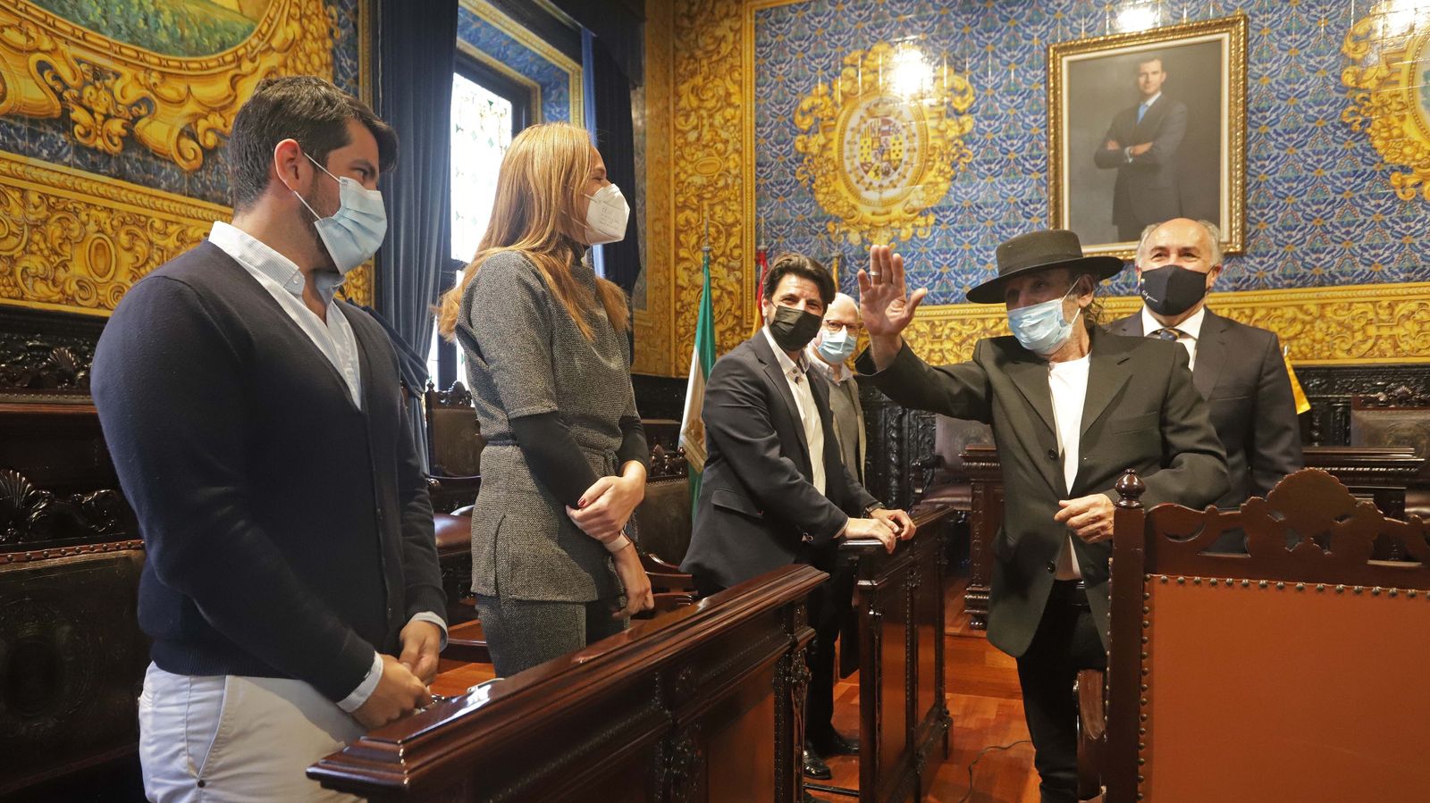 Fotos de la imposición de la insignia de Algeciras a El Lolo