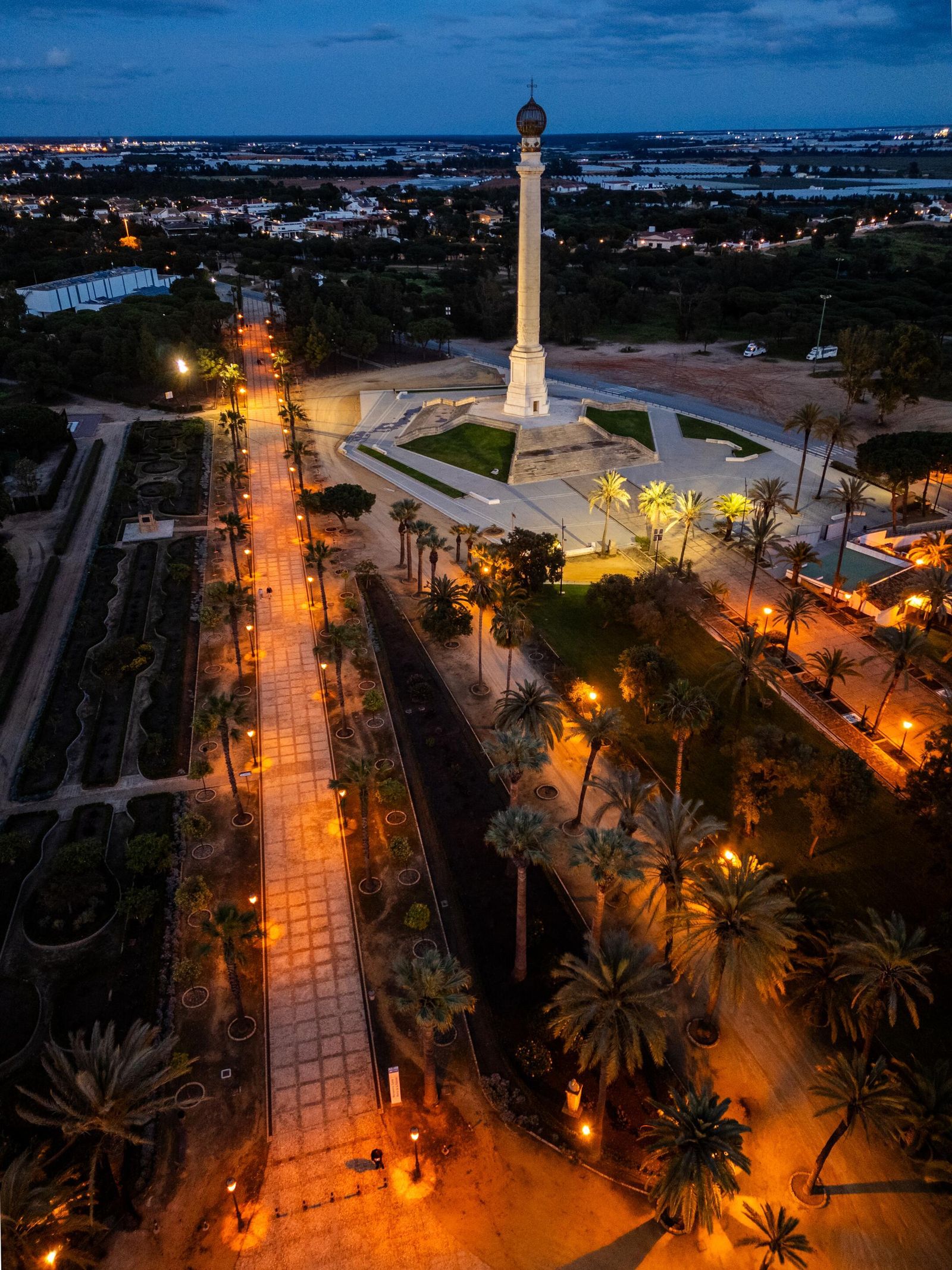 Vista aérea de la nueva iluminación del Monasterio de la Rábida.