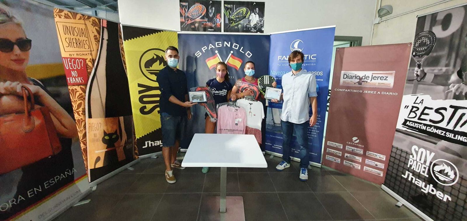 Celia Ruiz y Laura Guerrero, campeonas de Primera A femenina.