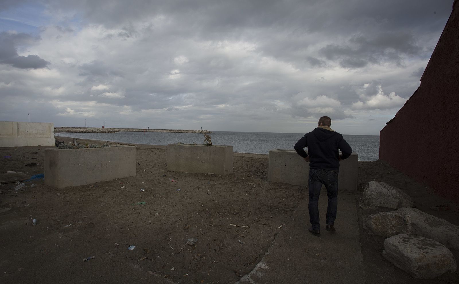 Recorrido en un patrullero de la Policía Nacional a las zonas del narcotráfico en el campo de Gibraltar, en imágenes