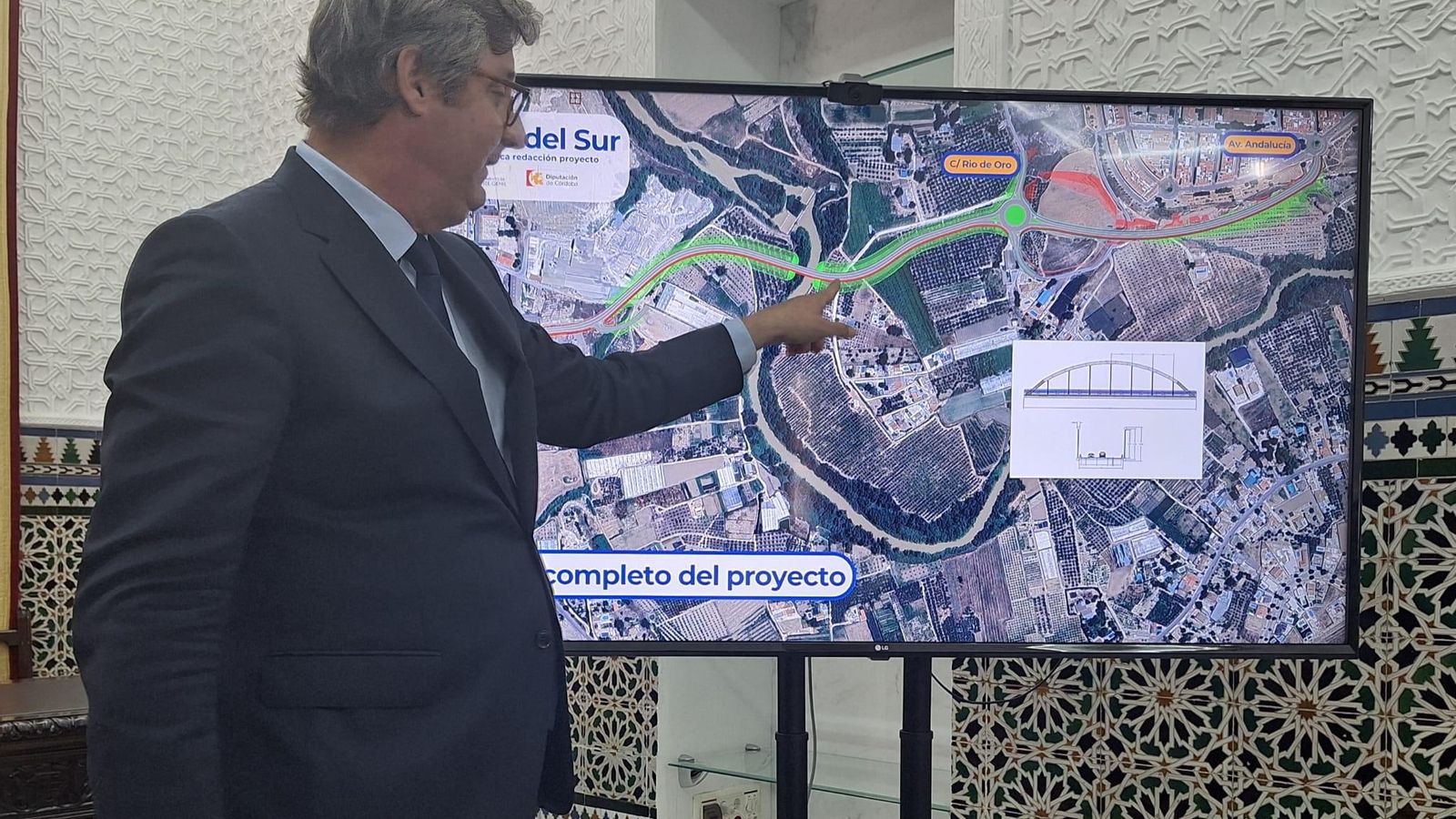 Sergio Velasco presenta el segundo puente sobre el Genil. Sergio Velasco presenta el segundo puente sobre el Genil.