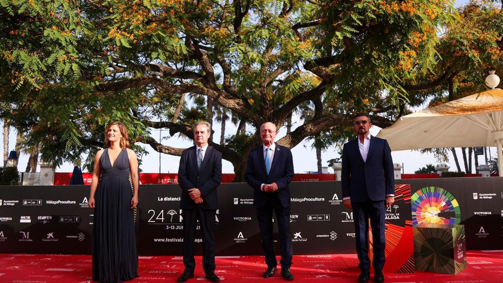María Casado, José Antonio Vigar, Francisco de la Torre y Antonio Banderas, en el 'photocall' del Hotel Miramar.