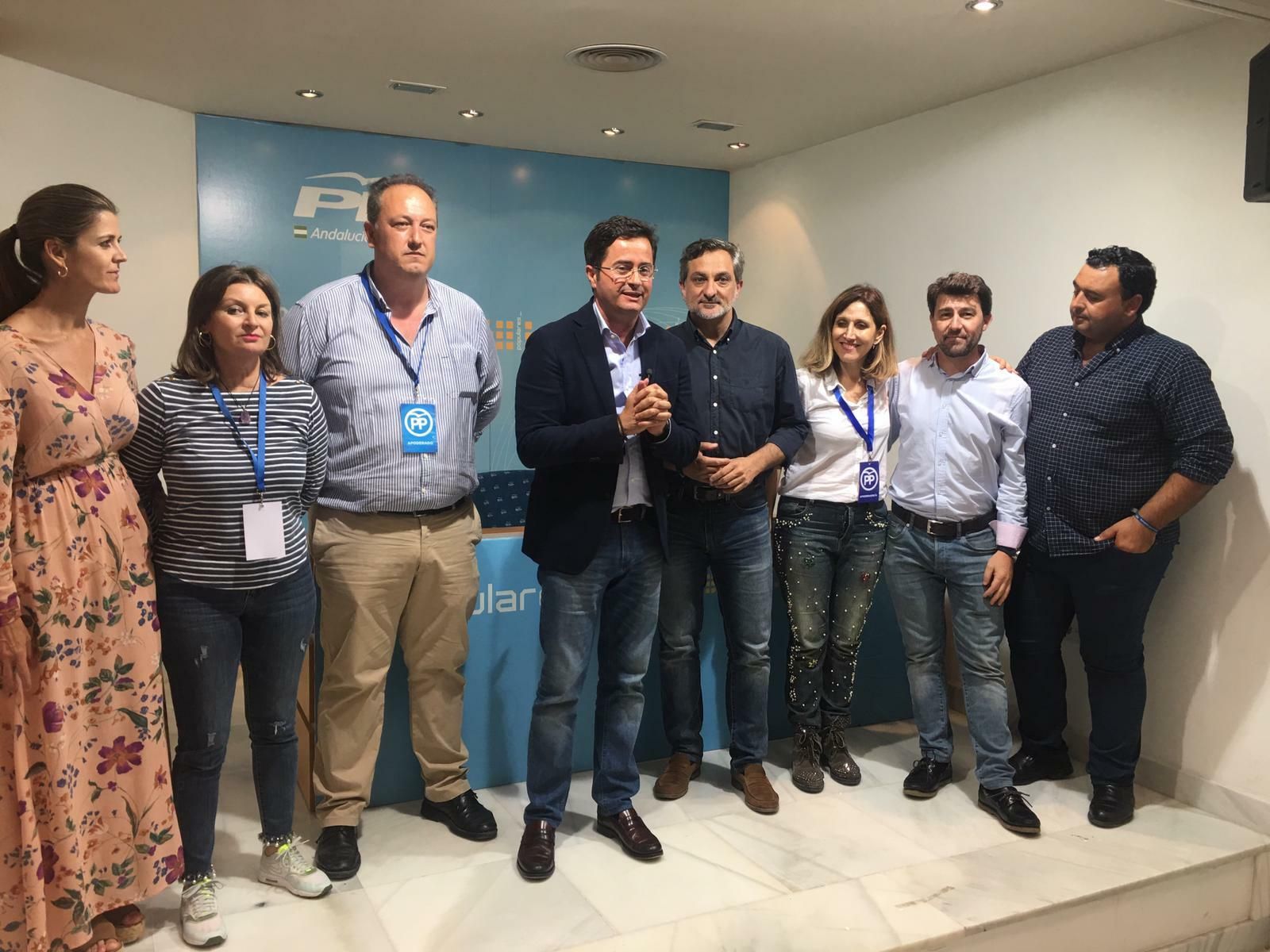 Francisco Góngora comparece ante la prensa.