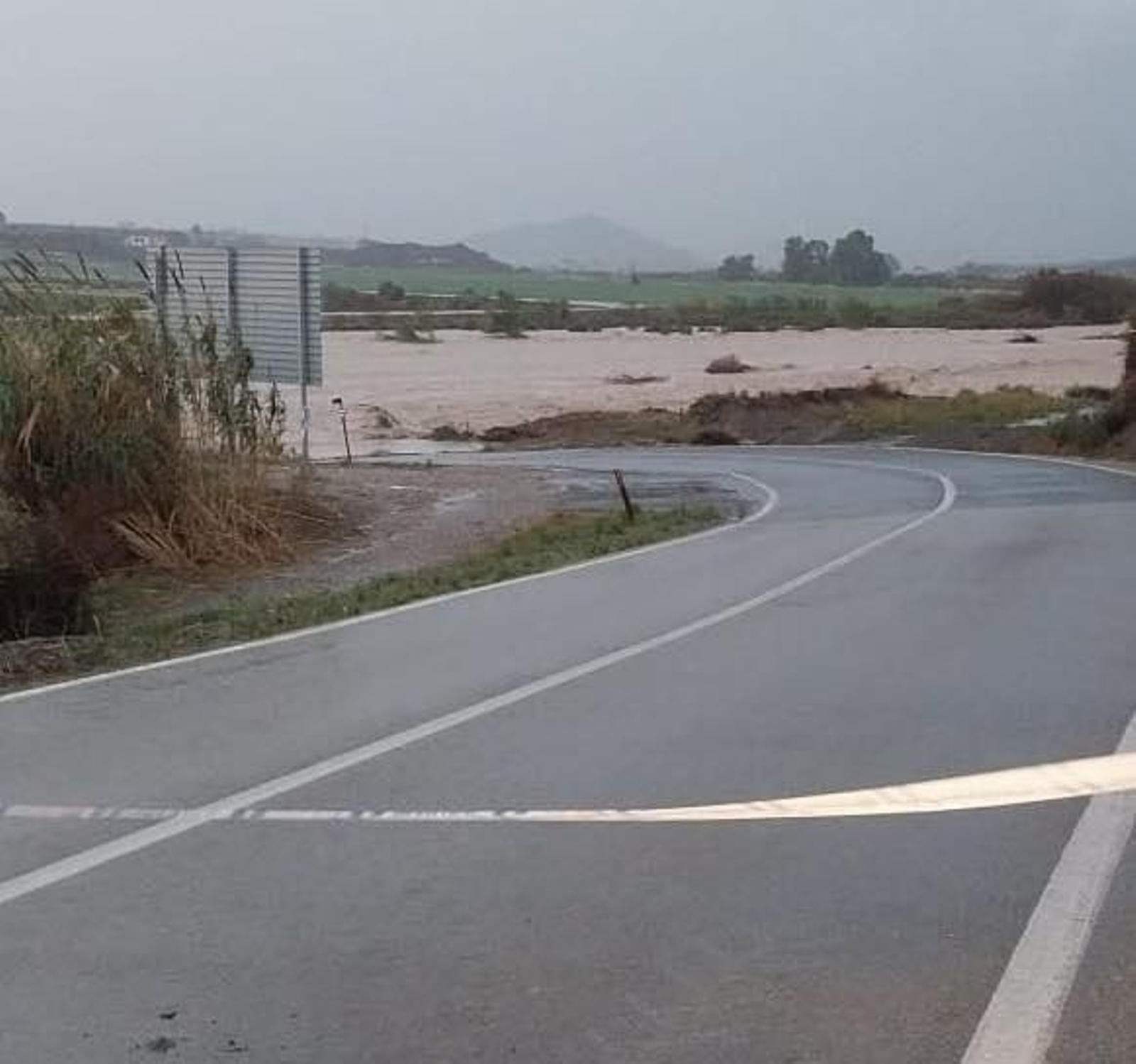 Corte de carreteras en Cuevas del Almanzora.