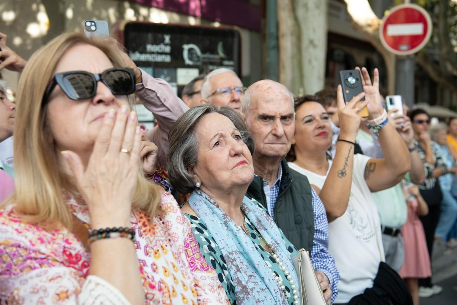 El pueblo de Jaén abraza con solemnidad a El Abuelo en la Magna, en imágenes