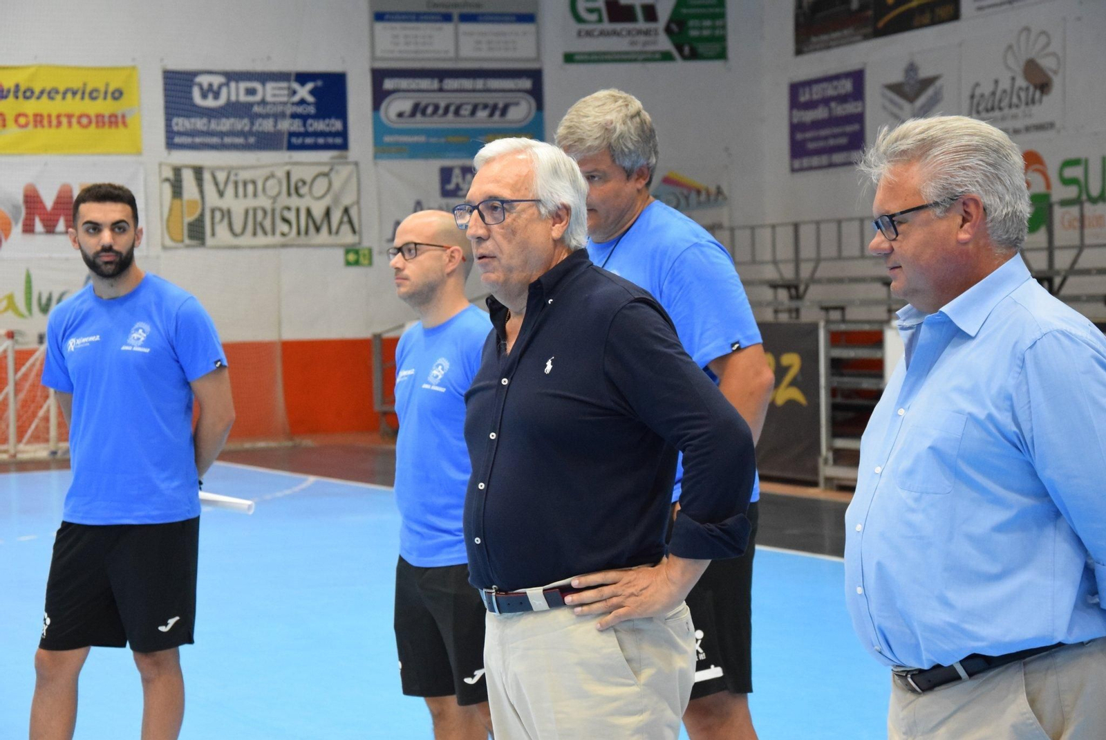 Mariano Jiménez, junto a Paco Bustos y Esteban Morales, alcalde de Puente Genil.