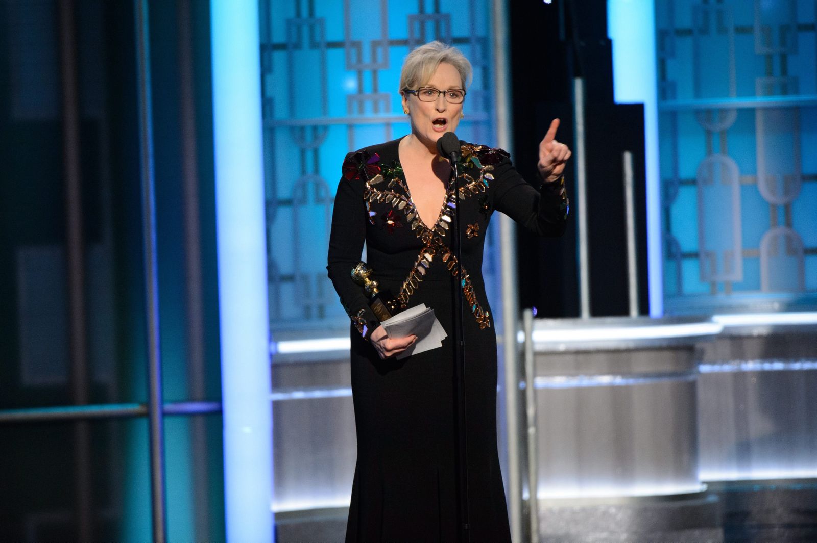 Meryl Streep critica a Trump en la entrega de los Globos de Oro.
