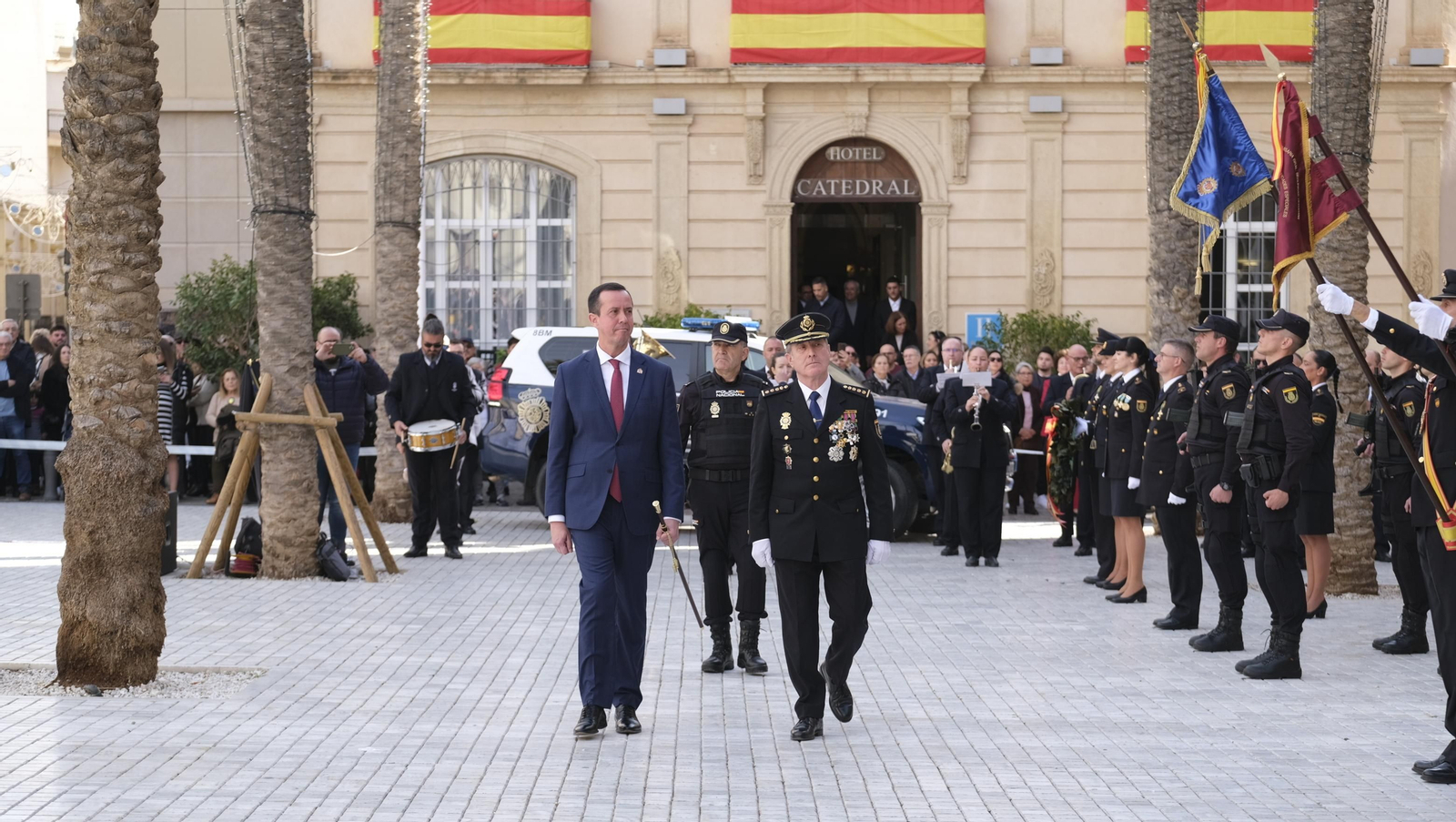 Imágenes del acto del 200 aniversario de la Policía Nacional, en Almería