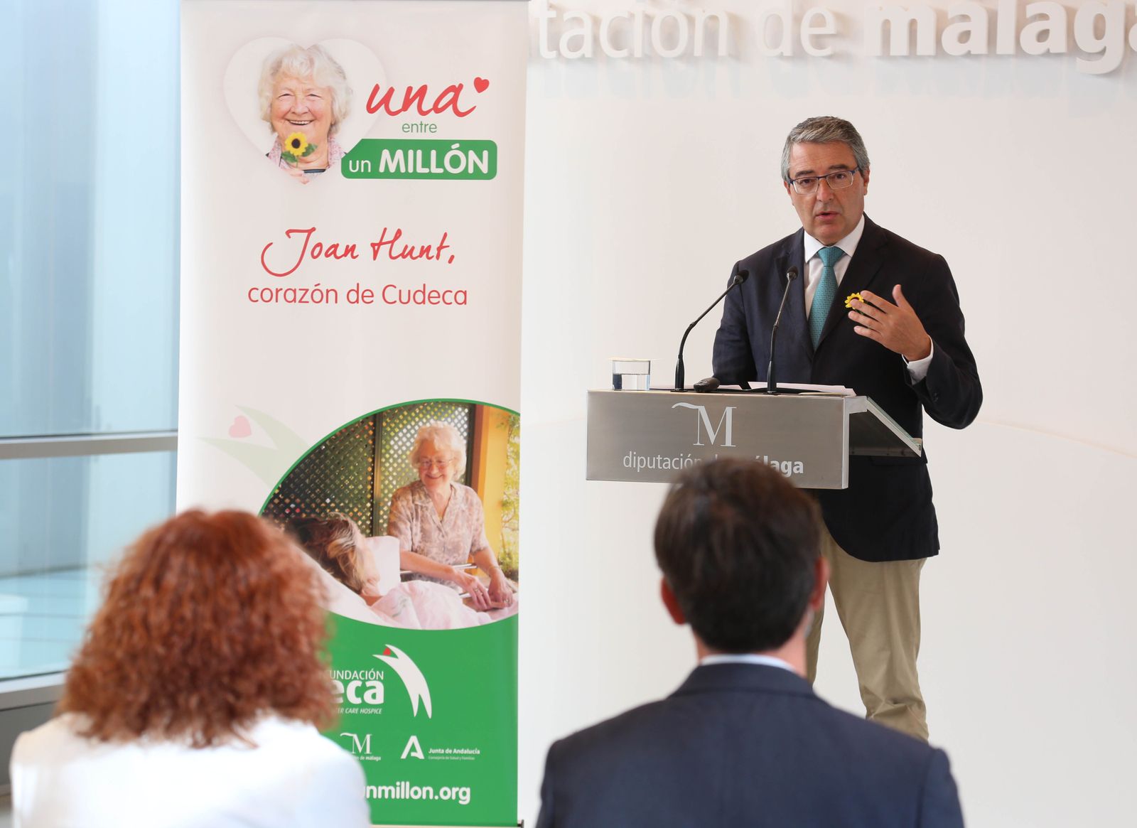 Francisco Salado presenta los premios 'Joan Hunt'.