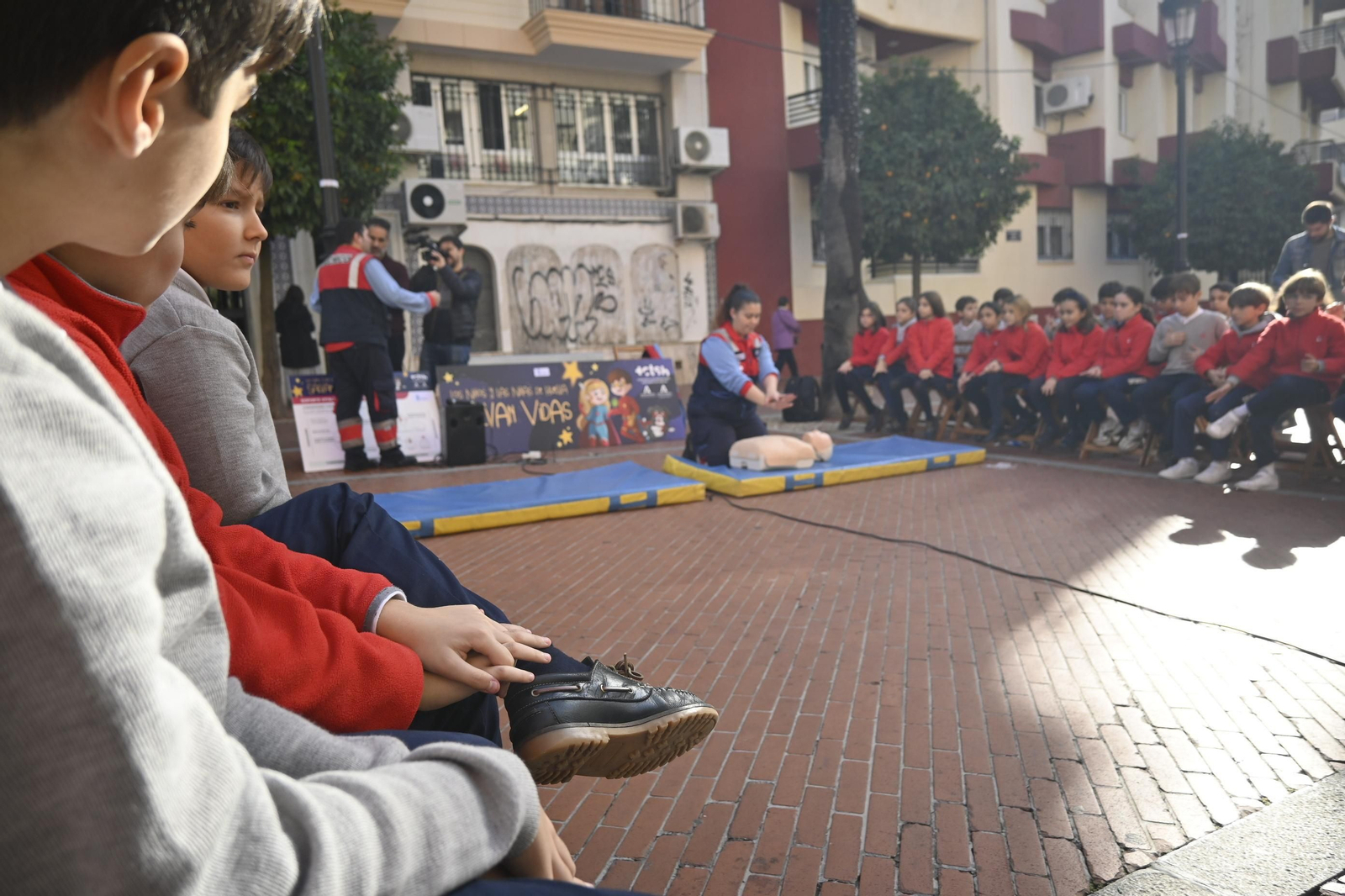 Los niños del Cardenal Spínola aprenden a salvar vidas.