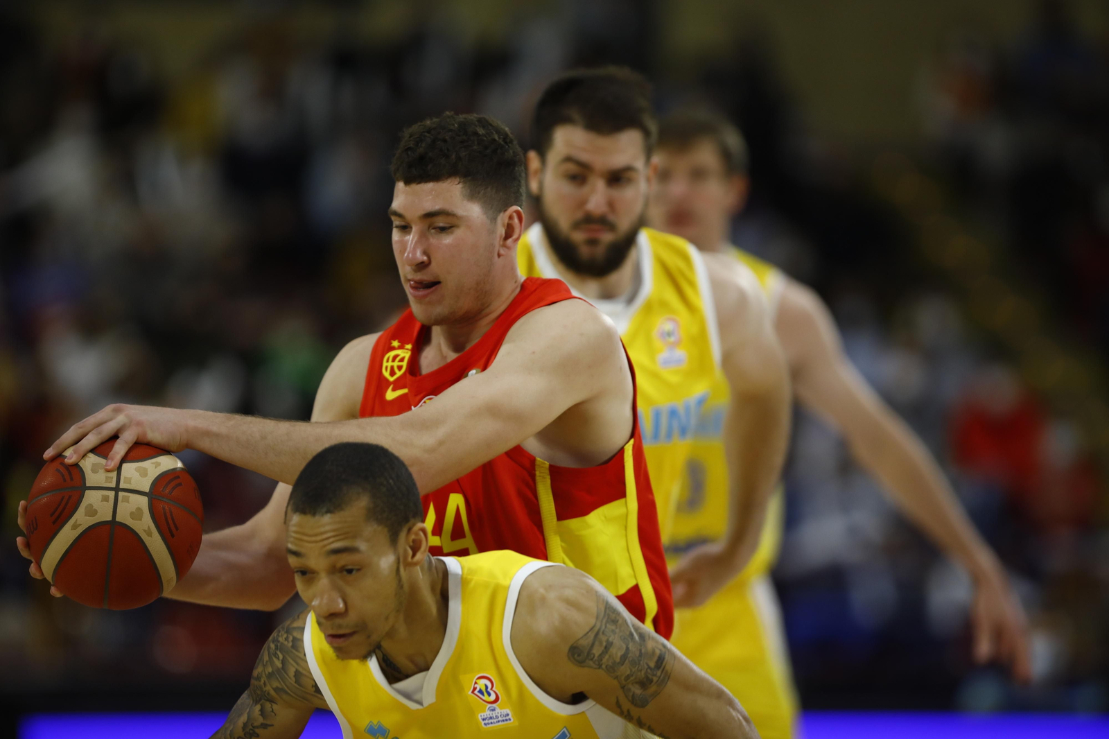 Las imágenes del emotivo encuentro entre España y Ucrania en Córdoba