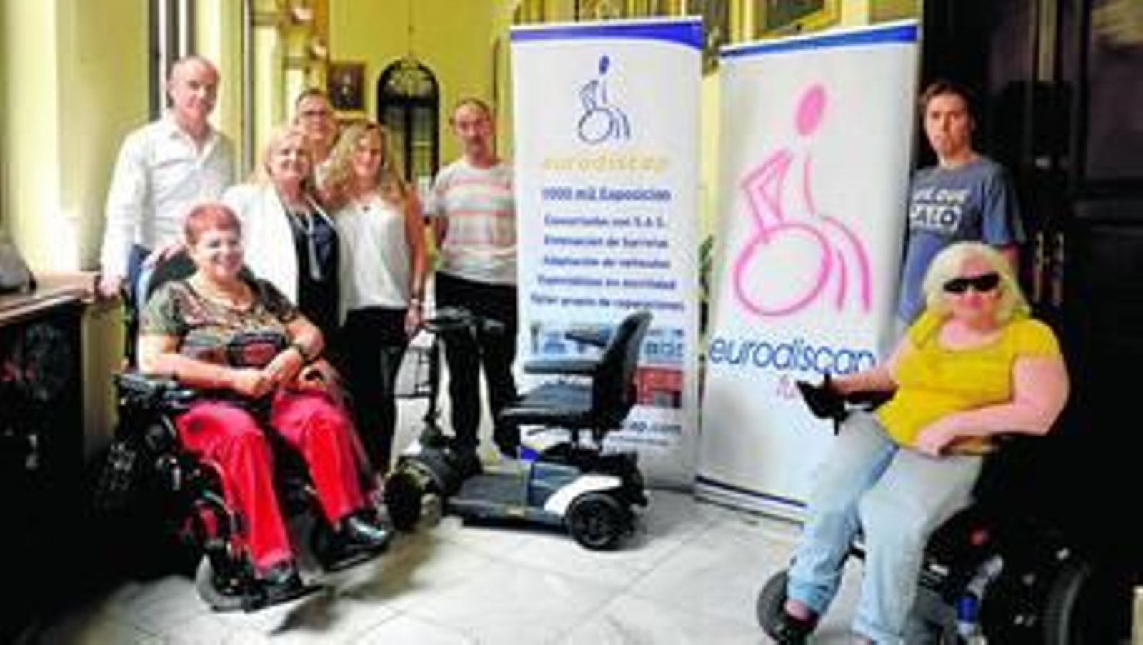 El Área de Accesibilidad y la Fundación Eurodiscap suscriben un convenio para el punto móvil.