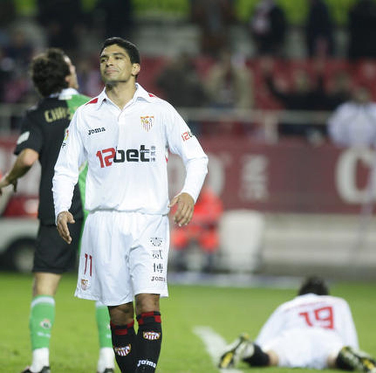 El Sevilla vuelve a ceder puntos en casa. / Antonio Pizarro