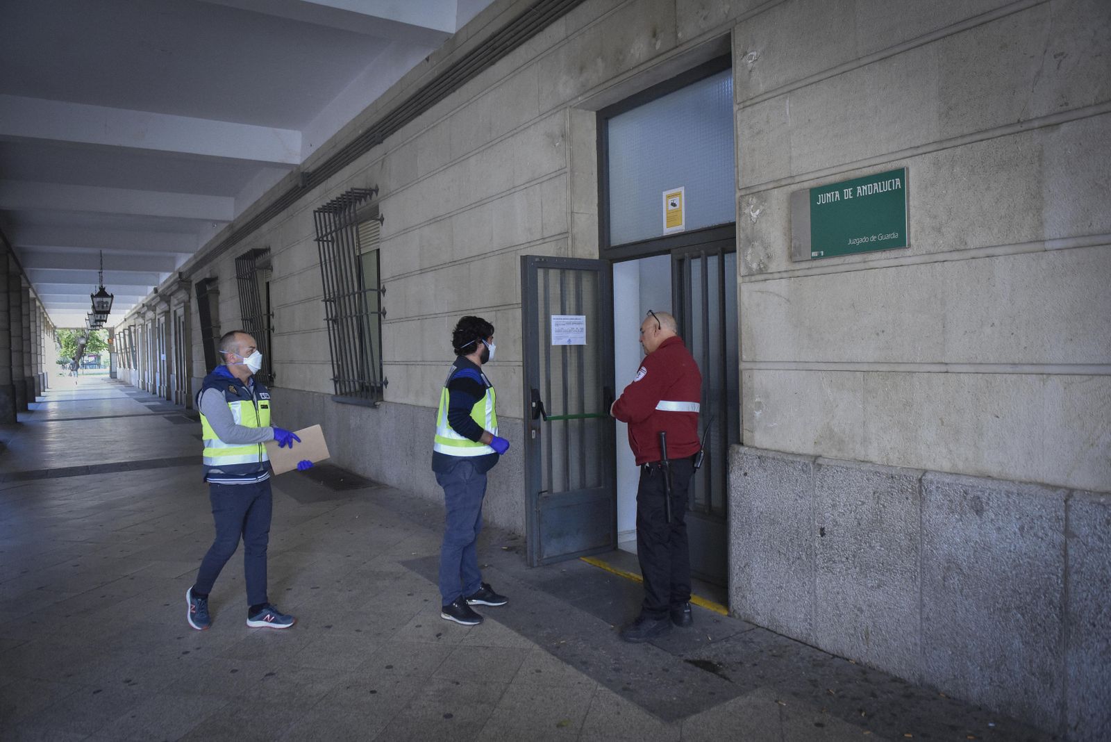 Entrada al Juzgado de Guardia de Sevilla