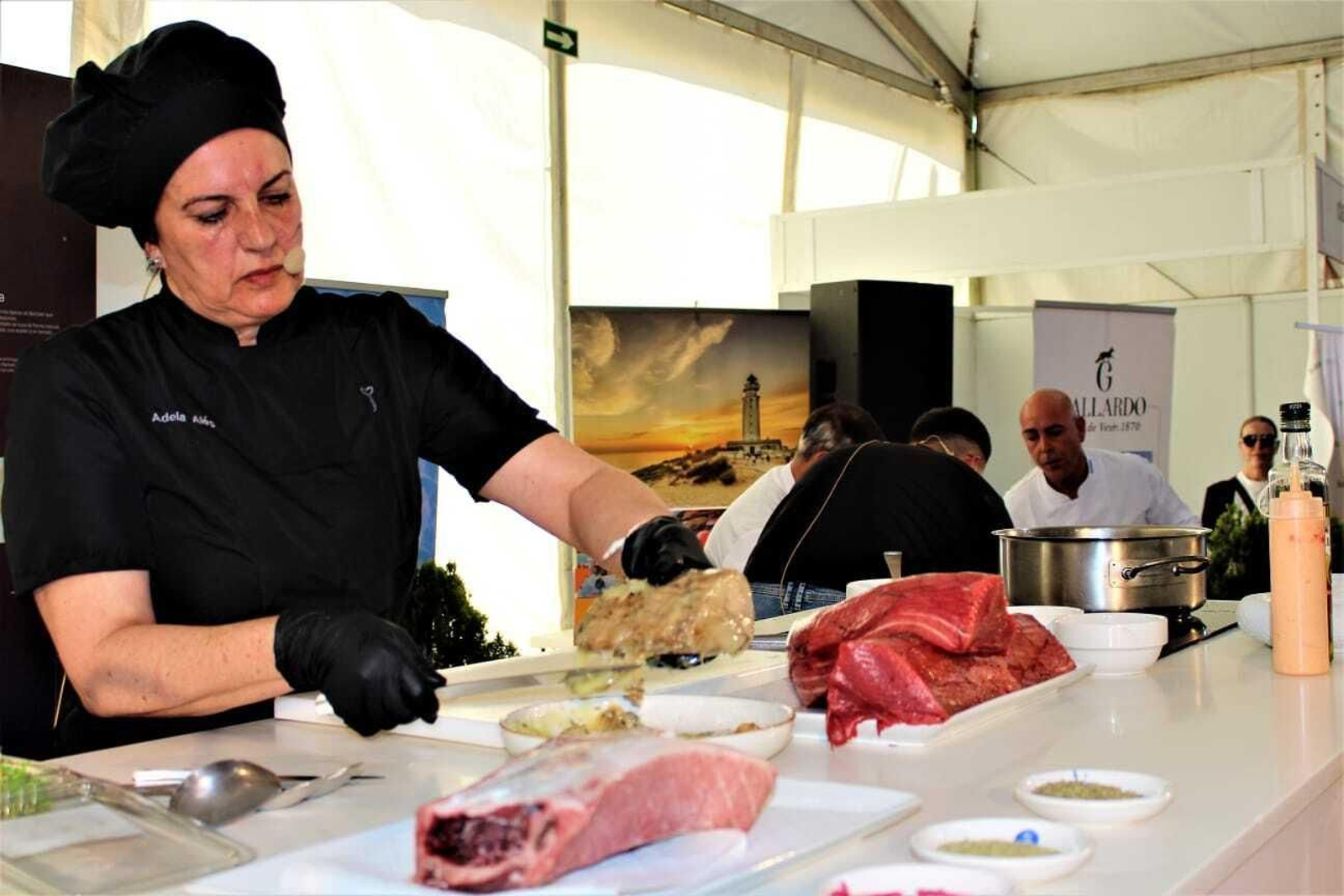 La Feria del Atún de Barbate 2024, en imágenes: ronqueo y showcooking entre tapas del mejor atún