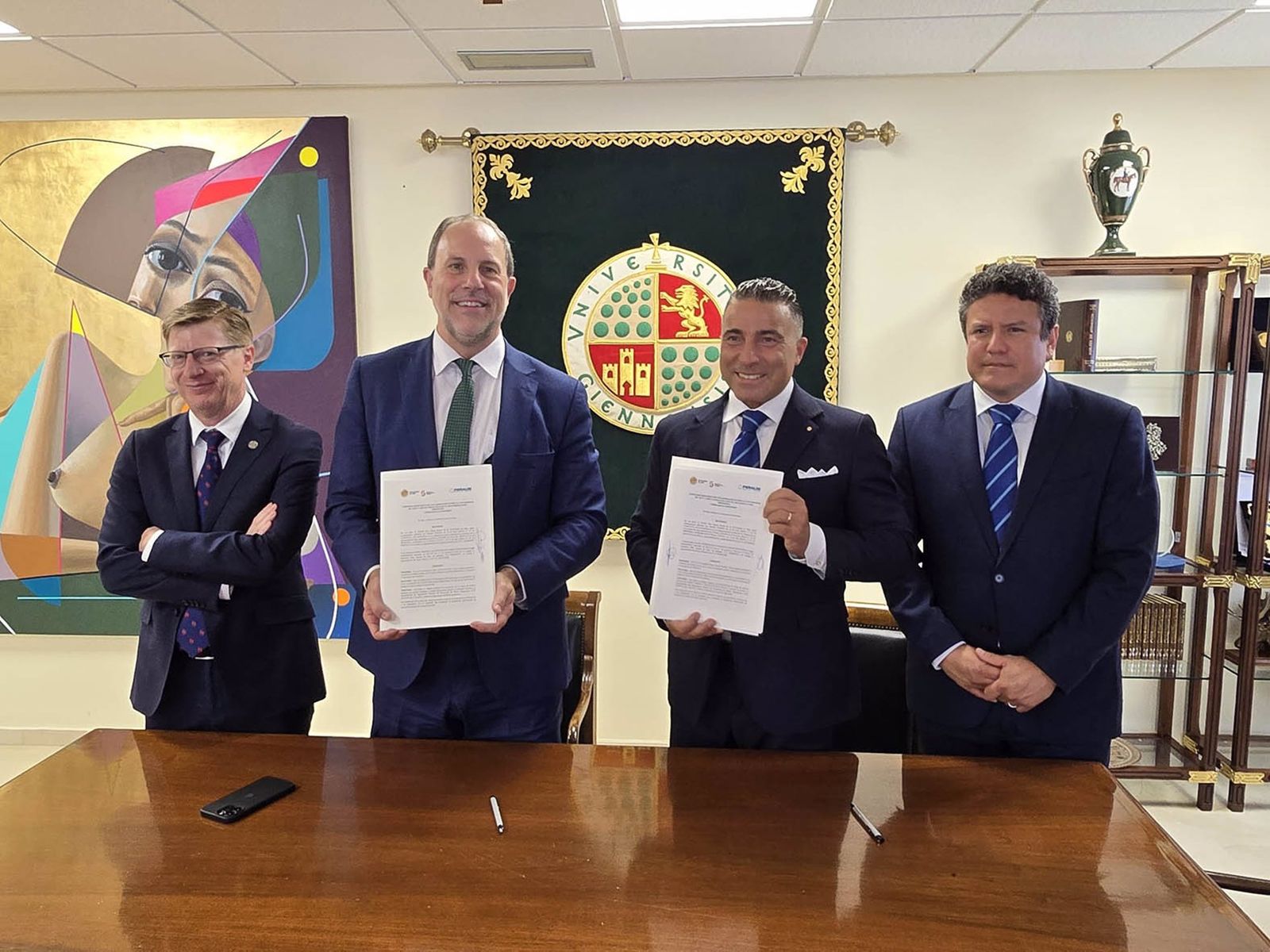 Firma del convencio para poner en marcha el programa Pieralisi-UJA Business.