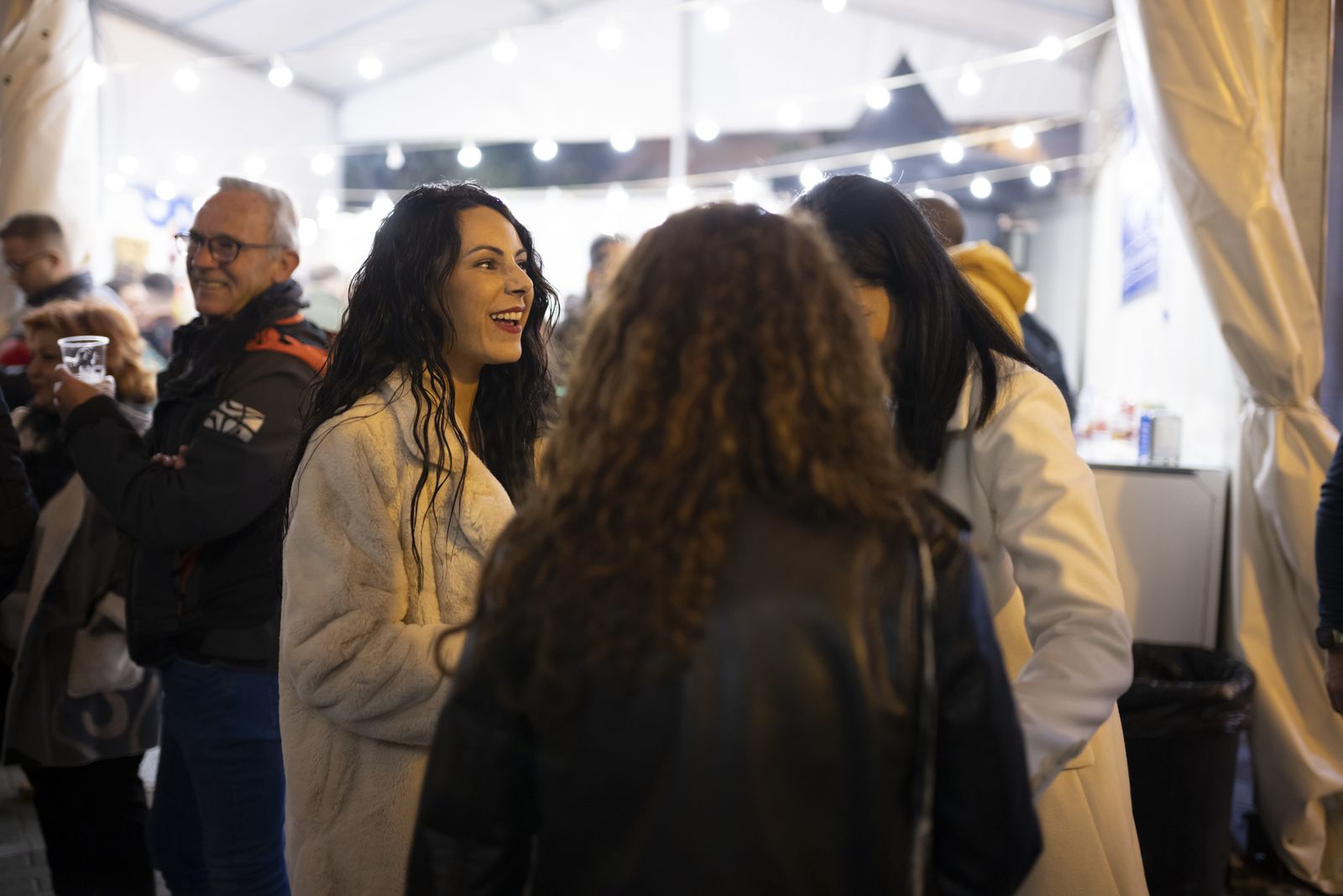 Ambiente del primer día de semifinal del Carnaval Colombino