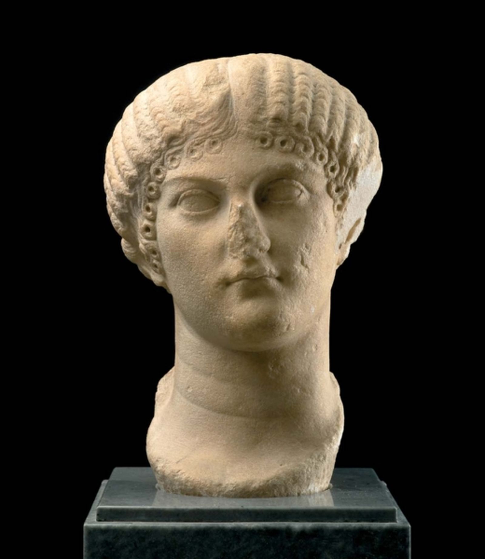 Busto de Agripina, esposa del emperador Claudio