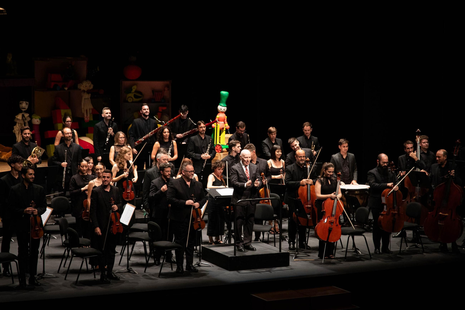 La OCAL estuvo magistralmente dirigida por Michael Thomas.