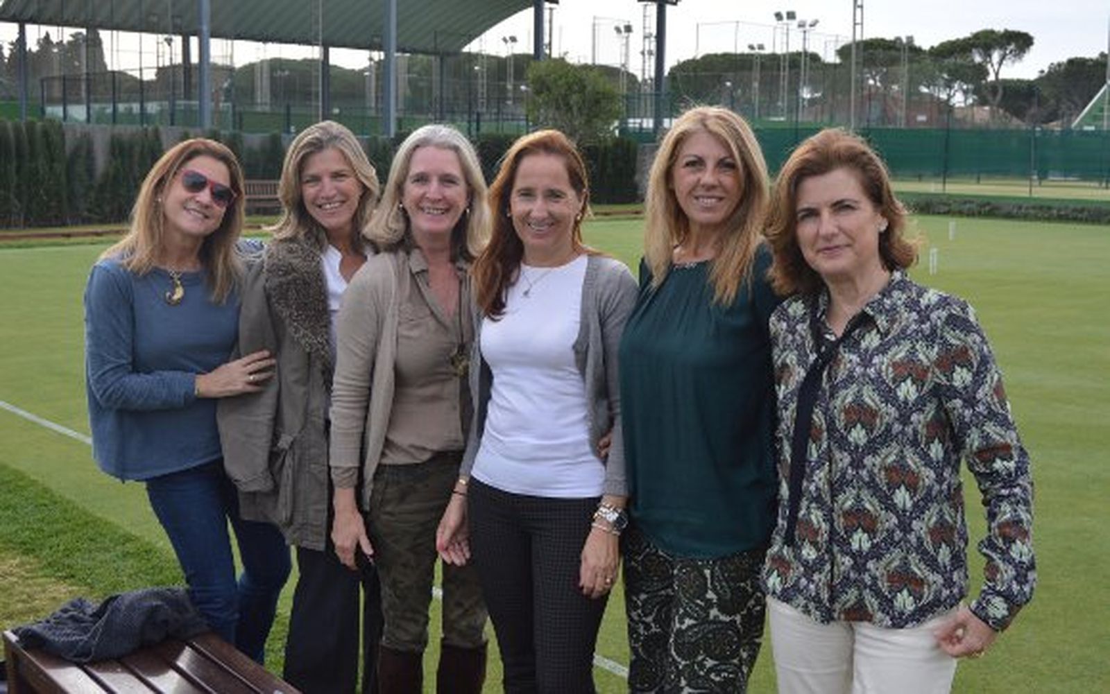 Lola Martínez, las hermanas Rocío y Blanca Medina, Teresa Martín, Montse Gutiérrez-Trueba y Almudena Domecq, durante la celebración del I Open.

Foto: Ignacio Casas de Ciria