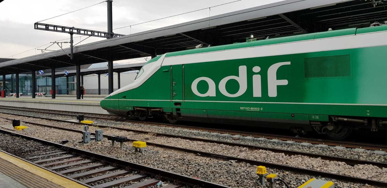 El tren laboratoria Séneca, ayer en la estación de Andaluces.