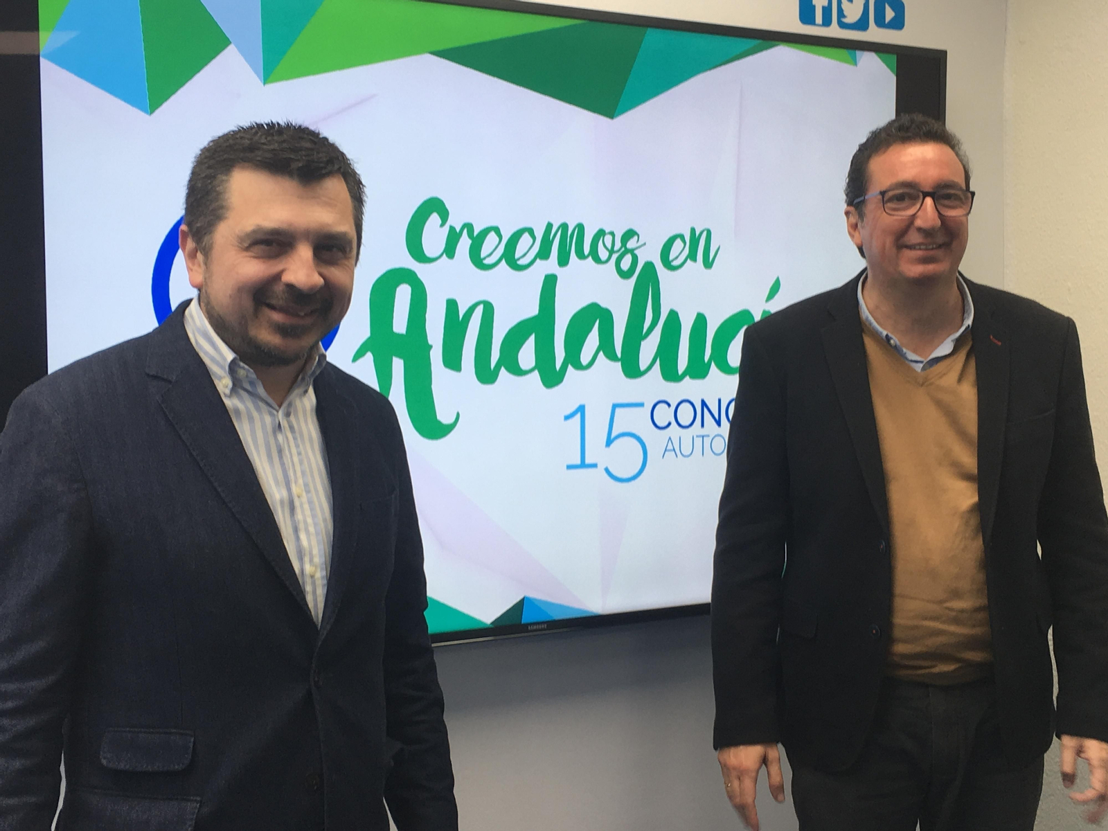 Toni Martín y Manuel Andrés González, ayer en la sede del PP.