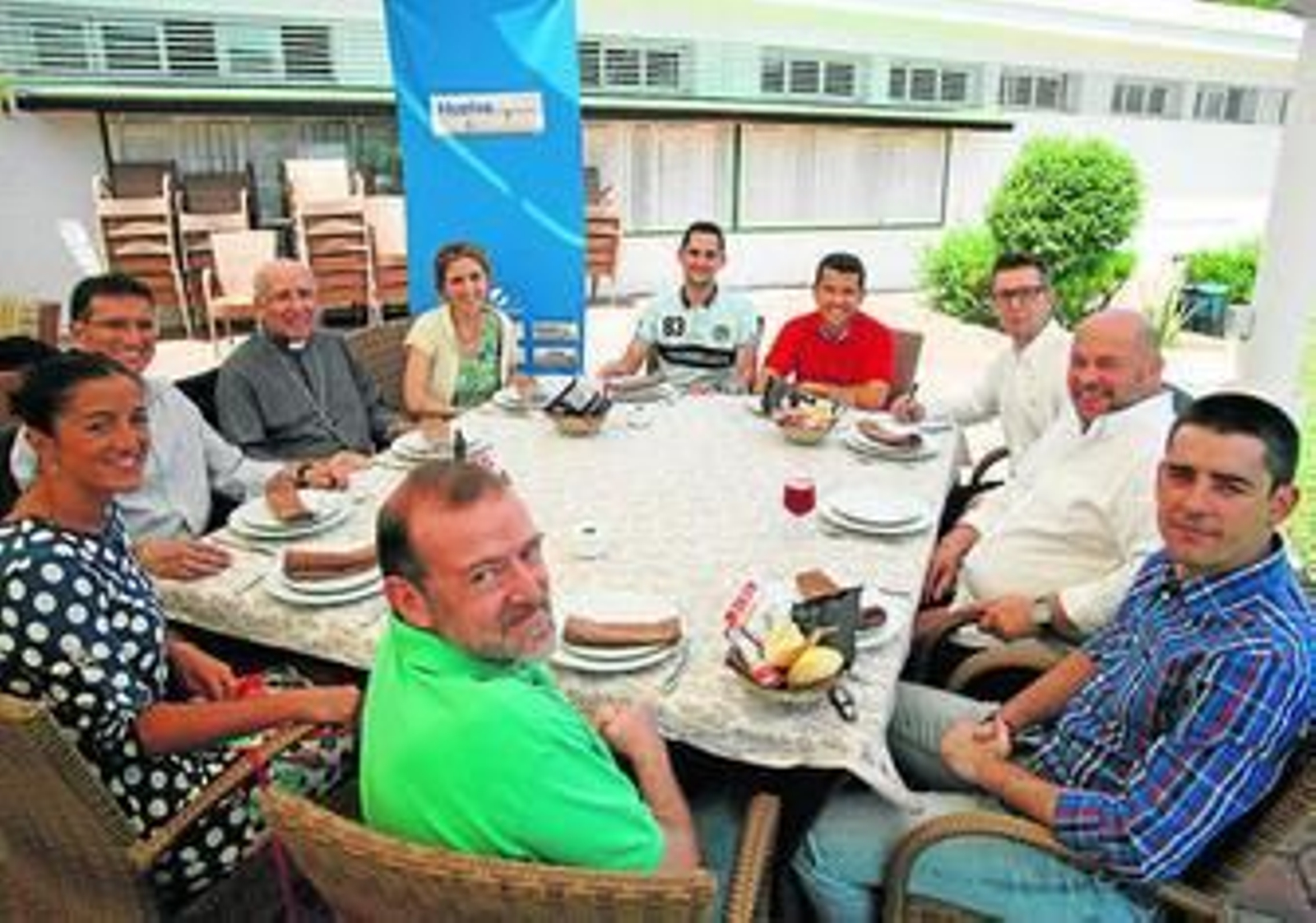 La terraza de La Mirta Golf acogió una edición especial de La Tertulia Deportiva de 'Huelva Información'.