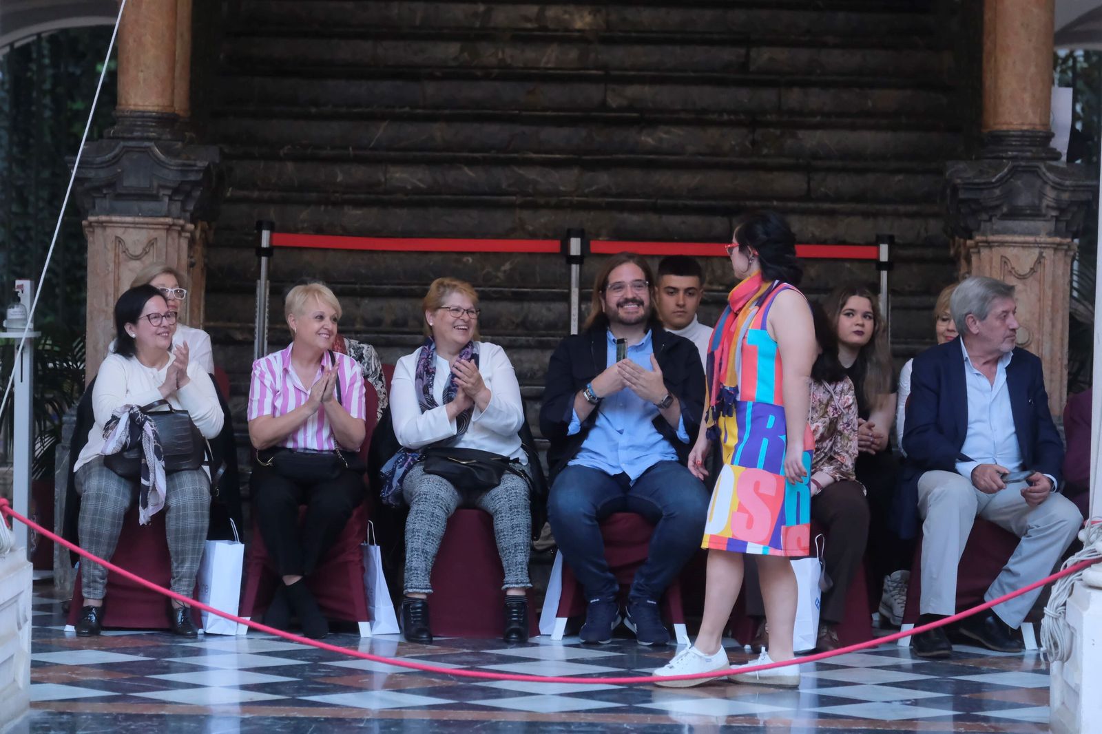 El desfile benéfico de la Asociación Alzheimer Córdoba 2023, en imágenes