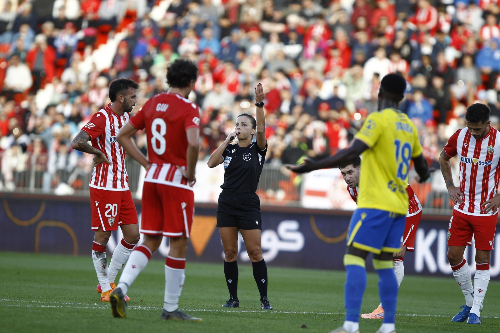 El partido U.D. Almería-Cádiz C.F. en imágenes