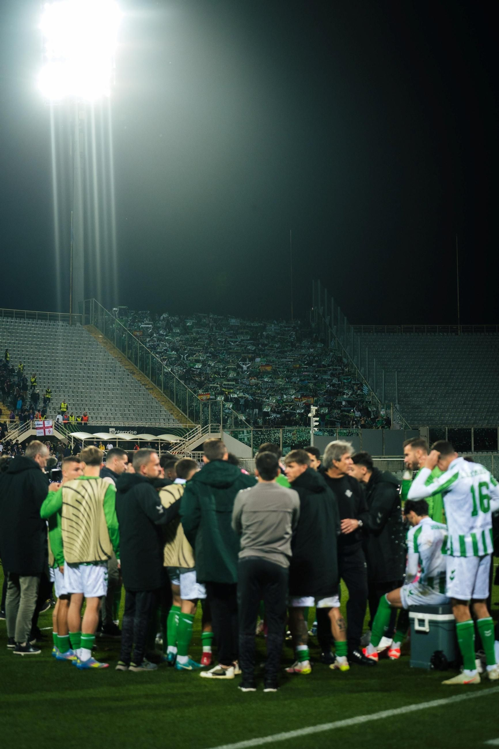 Las fotos del Fiorentina-Betis de la Conference League