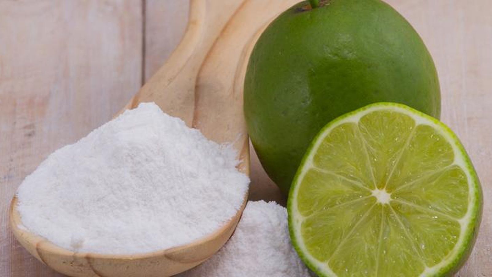 El limón puede utilizarse para limpiar los hogares.