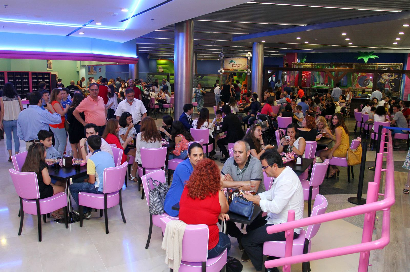 Imágenes del Aqualon Bowling.