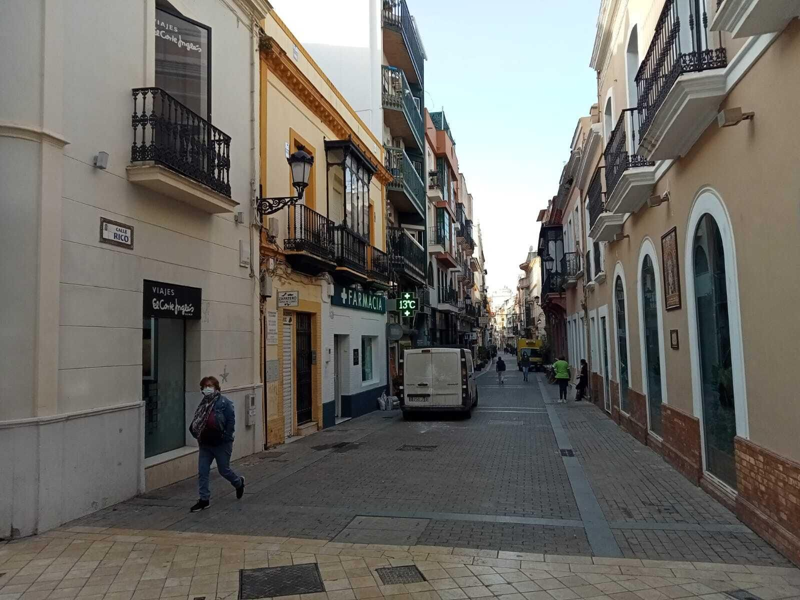La Policía rescata a un bebé abandonado en la calle Rico de Huelva