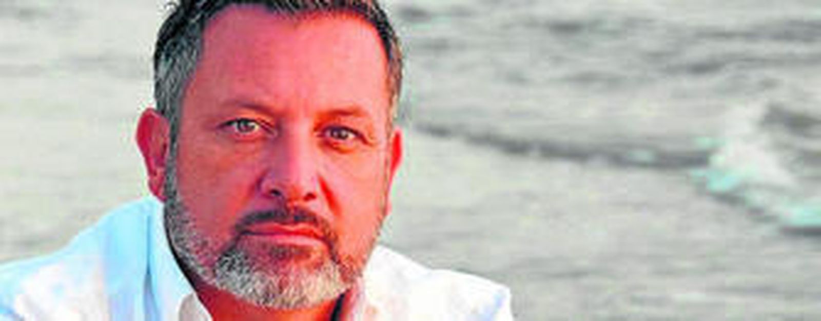 El escritor presenta 'Diálogos, fragmentos y otras levanteras'.