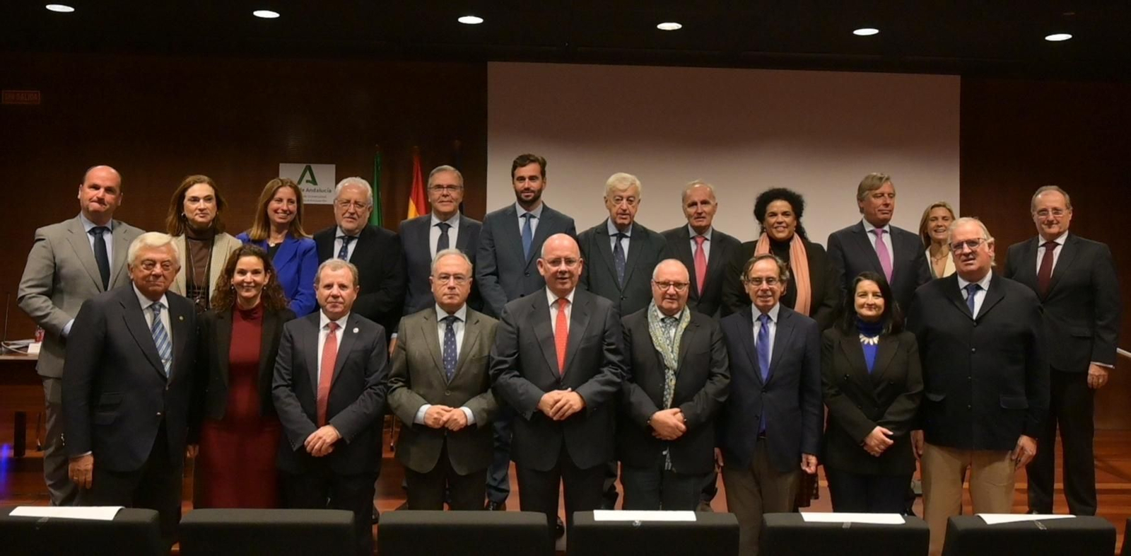 Daniel Toscano junto a la nueva directiva