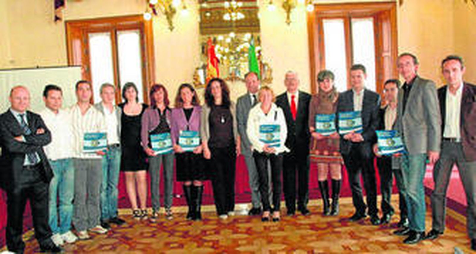José Díaz Trillo, Sonia Rodríguez y Hermelindo Castro con empresarios adheridos a la CETS.