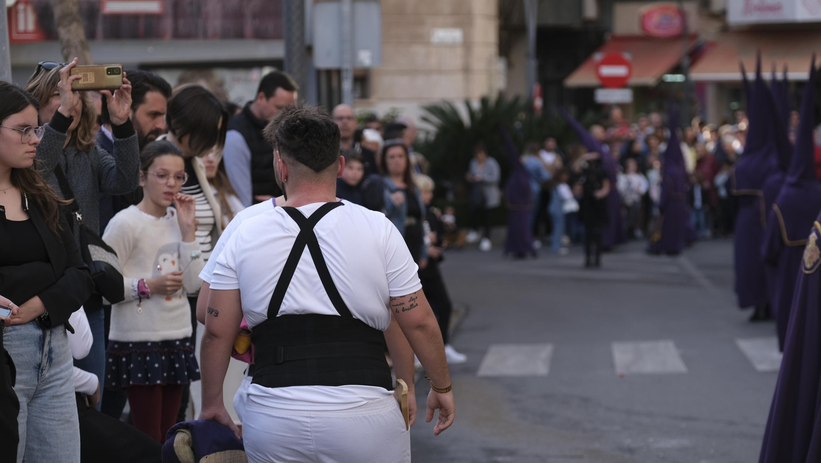 La procesión de Pasión en Almería, en imágenes