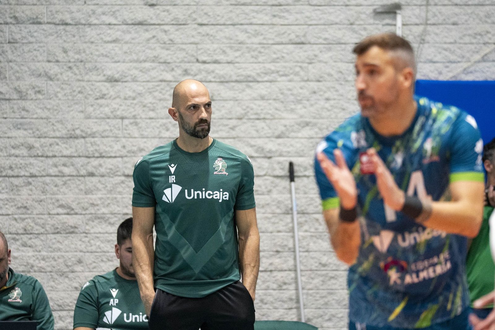 Las imágenes del partido entre Unicaja Costa de Almería y Pamesa Teruel de Superliga de voleibol