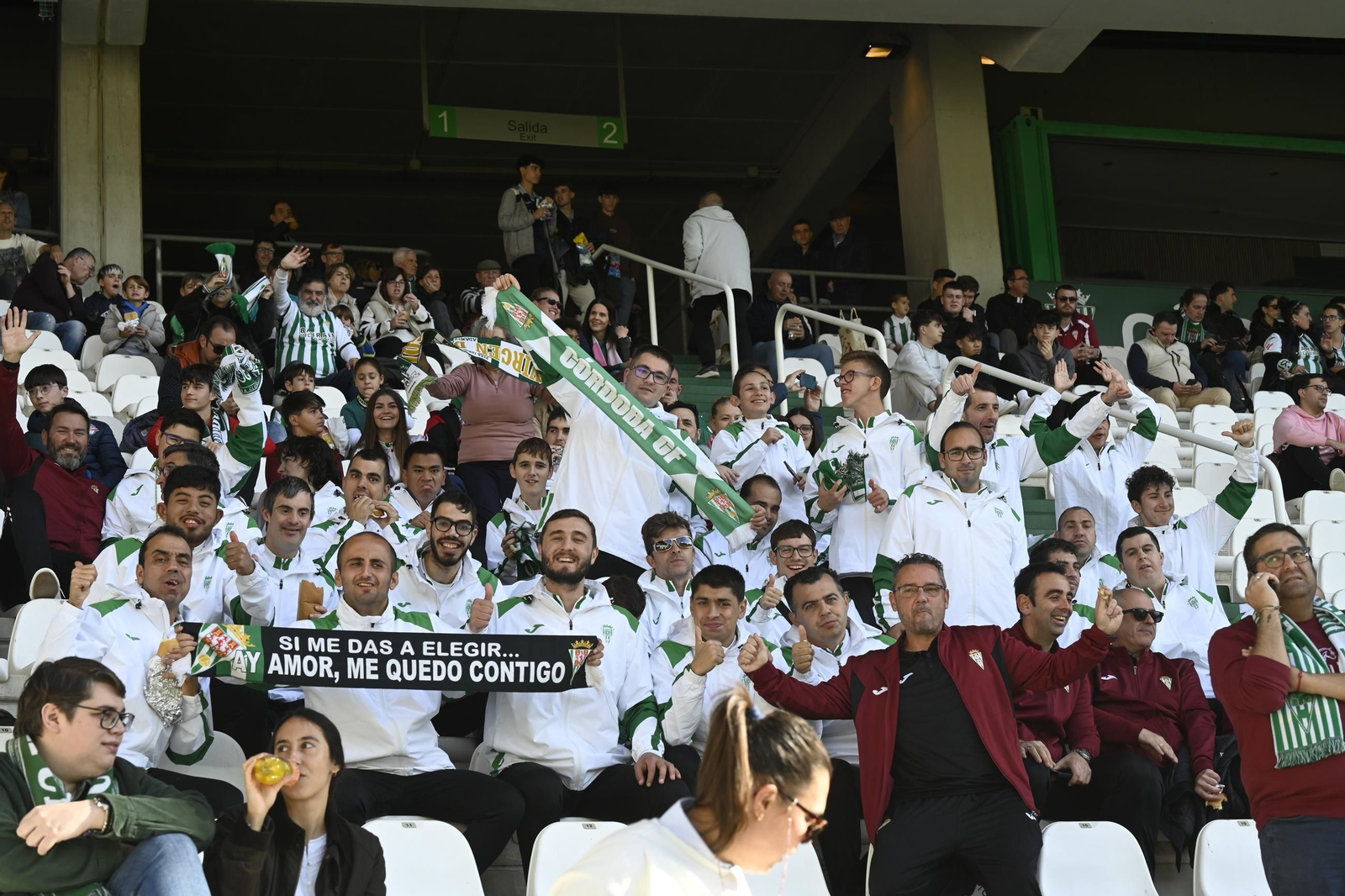 Las mejores fotos del ambiente en El Arcángel para el Córdoba CF - Eibar