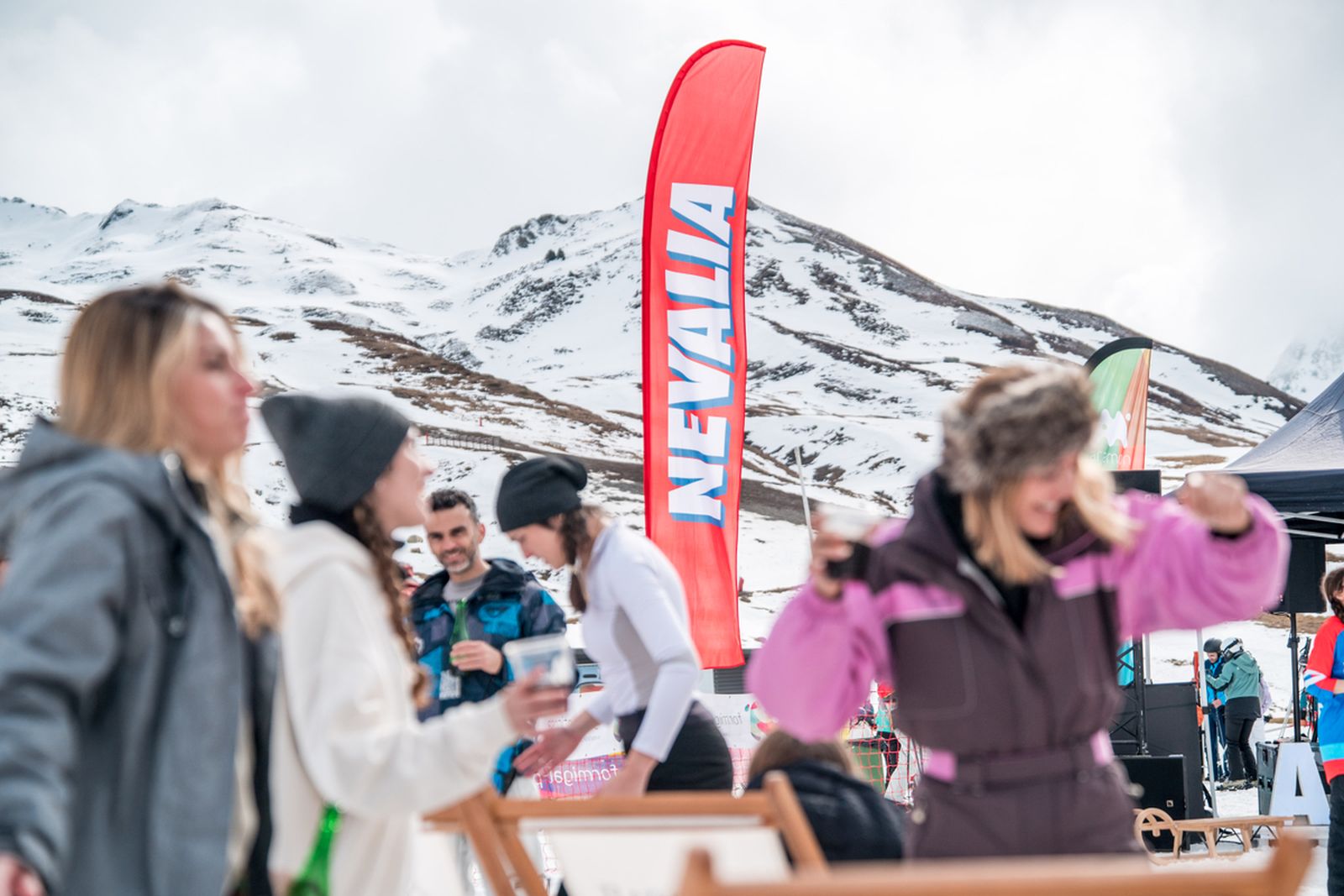 La fiesta Nevalia en acción en el Pirineo Aragonés