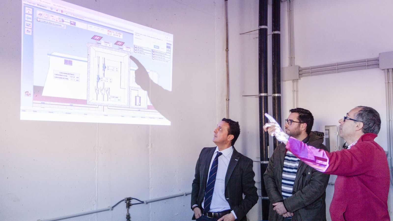 Momento de la visita al mismo proyecto puesto en marcha en Tabernas.