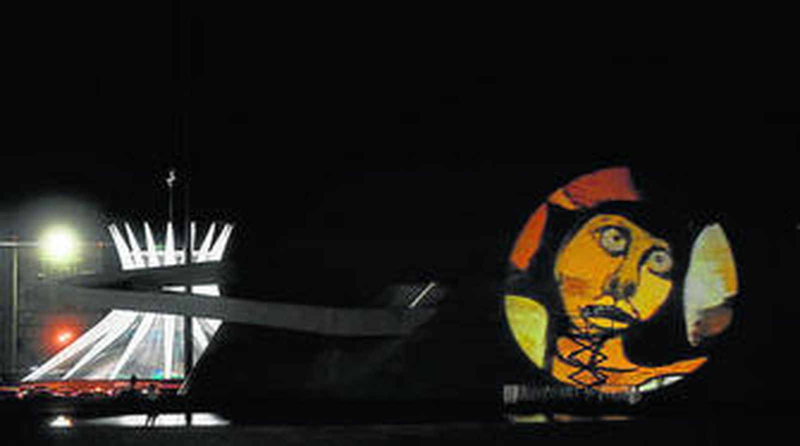 Una imagen de la obra de Guayasamín expuesta en Brasilia.