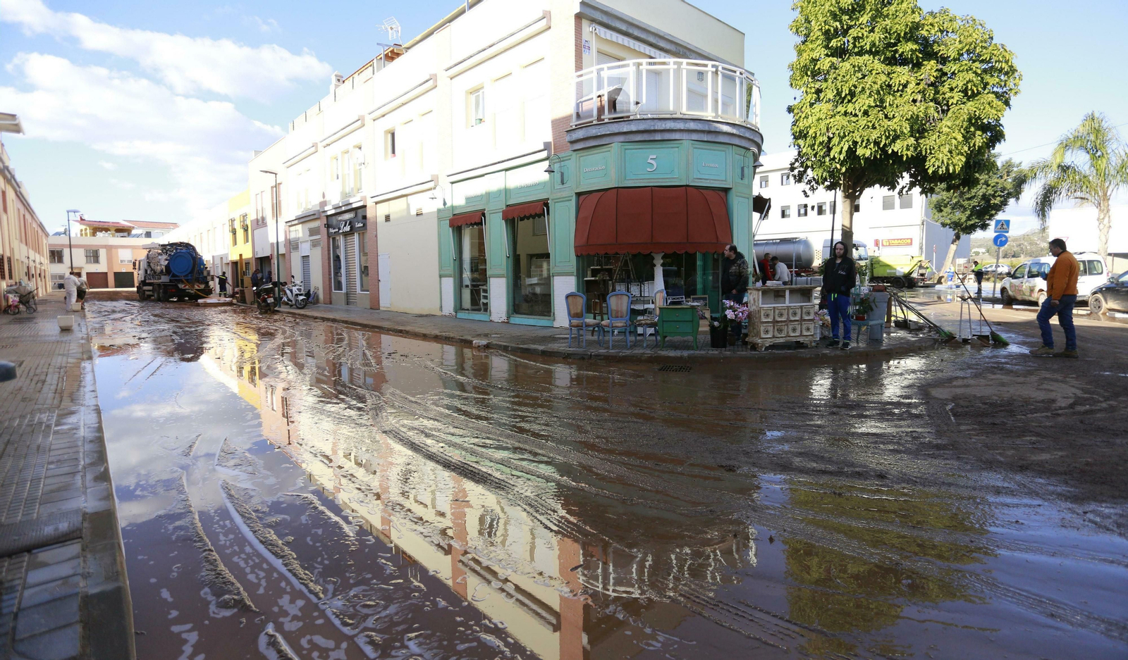 Las fotos de Campanillas un día después de la inundación Las fotos de Campanillas un día después de la inundación