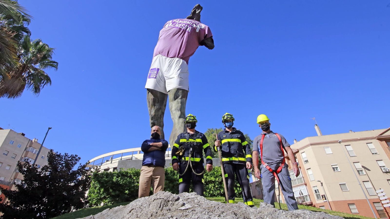 Imágenes del Minotauro vestido contra la Violencia de Género