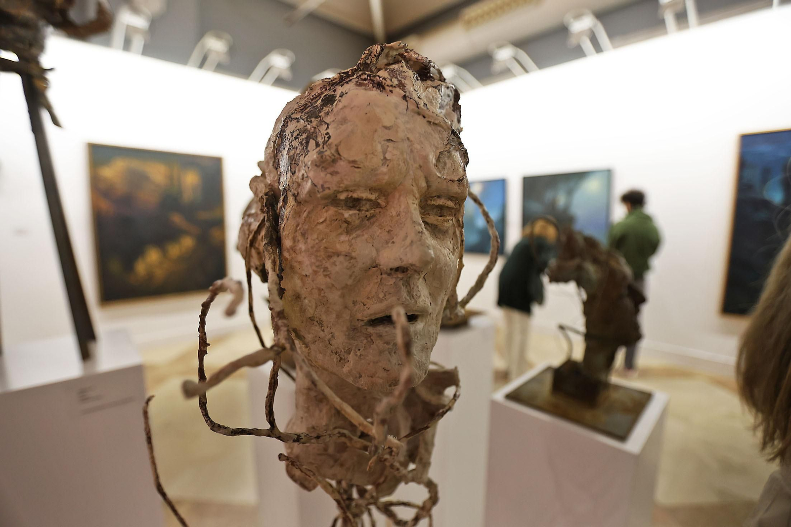 Imágenes de la inauguración de la muestra 'Camino de Perfección' del pintor Antonio Belmonte