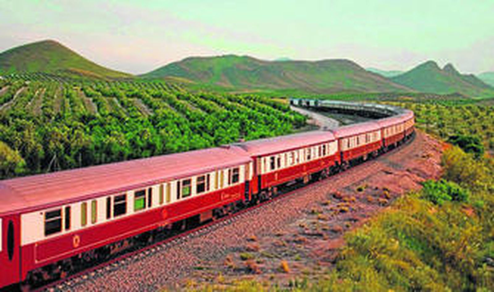 Perspectiva del tren-hotel Al Andalus, cuya longitud es de 400 metros.