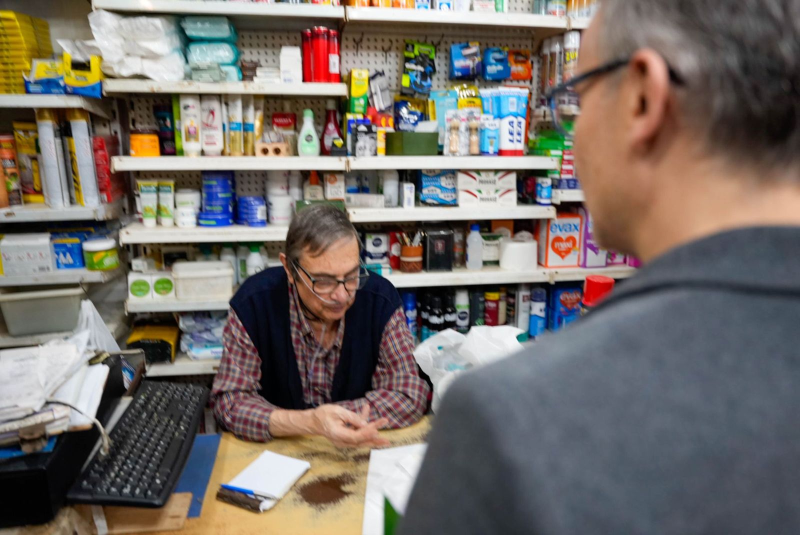 Un negocio familiar de Almería con más de medio siglo de historia es reconocido en el Día del Comercio